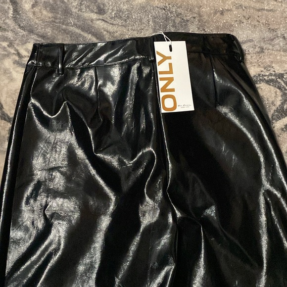 NWT ONLY FAUX LATEX STR LEG PANTS - Picture 6 of 8